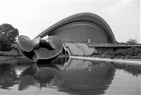 Berlin-Mitte-Tiergarten-Haus-der-Kulturen-199607-68.jpg