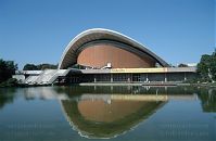 Berlin-Mitte-Tiergarten-Haus-der-Kulturen-20030928-10.jpg