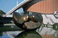 Berlin-Mitte-Tiergarten-Haus-der-Kulturen-20030928-12.jpg