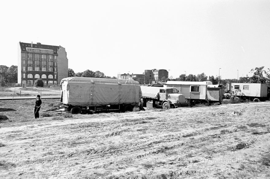 Berlin. Tiergarten. Potsdamer Platz. Rollheimer
08. Mai 1994. Deutschland. Berlin. Mitte. Tiergarten. Potsdamer Platz. Rollheimer
Schlüsselwörter: Berlin;Deutschland;Germany;Potsdamer Platz;Rollheimer;1994;Tiergarten