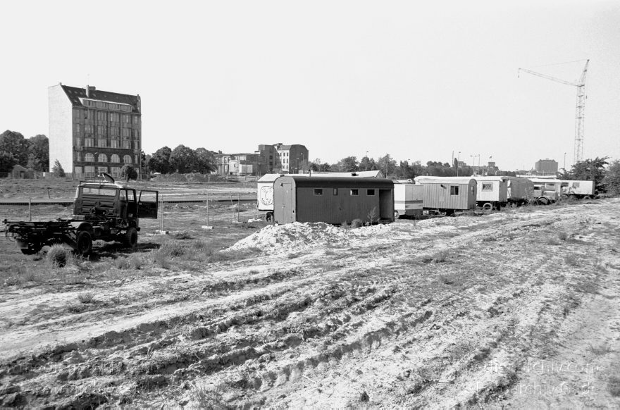 Berlin. Tiergarten. Potsdamer Platz. Rollheimer
08. Mai 1994. Deutschland. Berlin. Mitte. Tiergarten. Potsdamer Platz. Rollheimer
Schlüsselwörter: Berlin;Deutschland;Germany;Potsdamer Platz;Rollheimer;1994;Tiergarten
