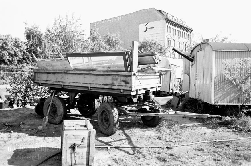 Berlin. Tiergarten. Potsdamer Platz. Rollheimer
08. Mai 1994. Deutschland. Berlin. Mitte. Tiergarten. Potsdamer Platz. Rollheimer
Schlüsselwörter: Berlin;Deutschland;Germany;Potsdamer Platz;Rollheimer;1994;Tiergarten