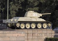 Berlin-Mitte-Tiergarten-Sowjetisches-Ehrenmal-20050731-16.jpg