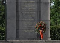 Dateiname=Berlin-Mitte-Tiergarten-Sowjetisches-Ehrenmal-20090517-163.jpg
Dateigröße=214KB
Abmessungen: 880x632
hinzugefügt am: 04. Januar 2016 Berlin-Mitte-Tiergarten-Sowjetisches-Ehrenmal-20090517-163.jpg