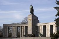 Berlin-Mitte-Tiergarten-Sowjetisches-Ehrenmal-20120304-215.jpg