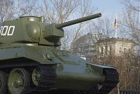 Berlin-Mitte-Tiergarten-Sowjetisches-Ehrenmal-20150118-_31.jpg