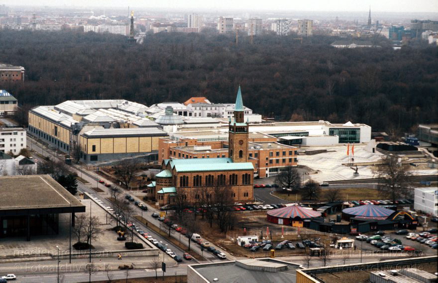Berlin. Tiergarten
31. 1. 1997. Deutschland. Berlin. Tiergarten
Schlüsselwörter: Berlin;Deutschland;Germany;1997;Tiergarten