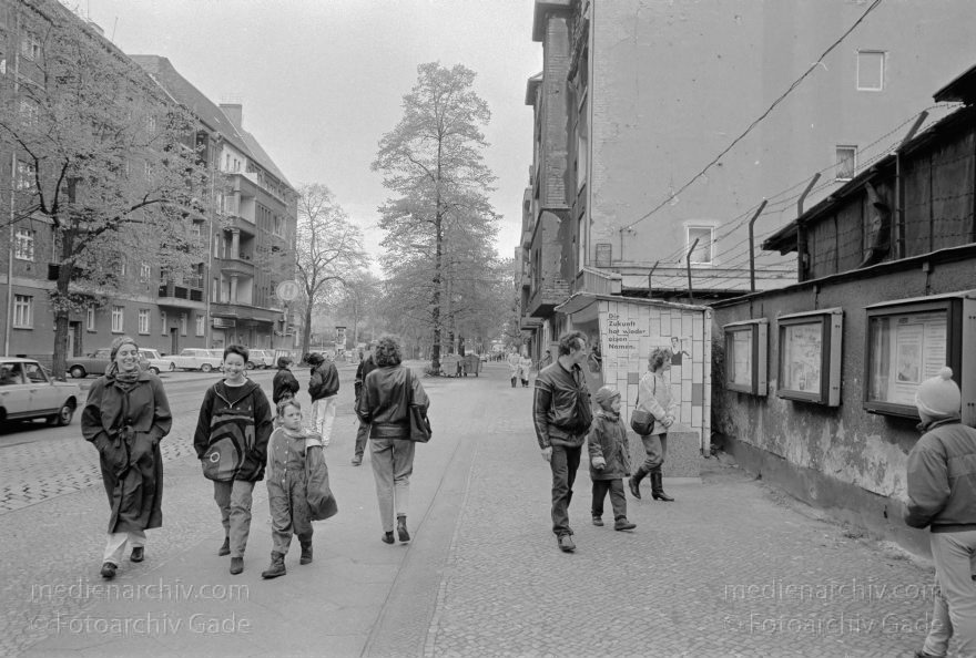 Berlin. Treptow.
16. 04. 1990. Berlin. Treptow.
Schlüsselwörter: Berlin;Deutschland;Germany;1990;Treptow