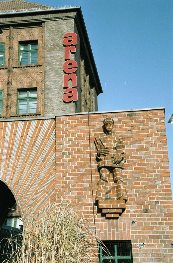 Berlin. Treptow. Arena
November 2002. Berlin. Treptow. Arena
Schlüsselwörter: Berlin;Deutschland;Germany;2002;Treptow