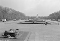 Dateiname=Berlin-Treptow-19900416-10.jpg
Dateigröße=152KB
Abmessungen: 880x597
hinzugefügt am: 04. Januar 2016 Berlin-Treptow-19900416-10.jpg