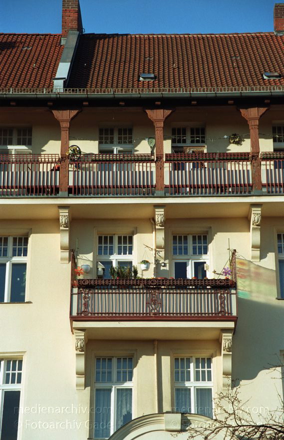 Berlin. Wedding. Fassaden am Nordufer
März 2002. Berlin. Wedding. Fassaden am Nordufer
Schlüsselwörter: Berlin;Deutschland;Fassade;Germany;Haus;Mitte;Nordufer;2002;Wedding