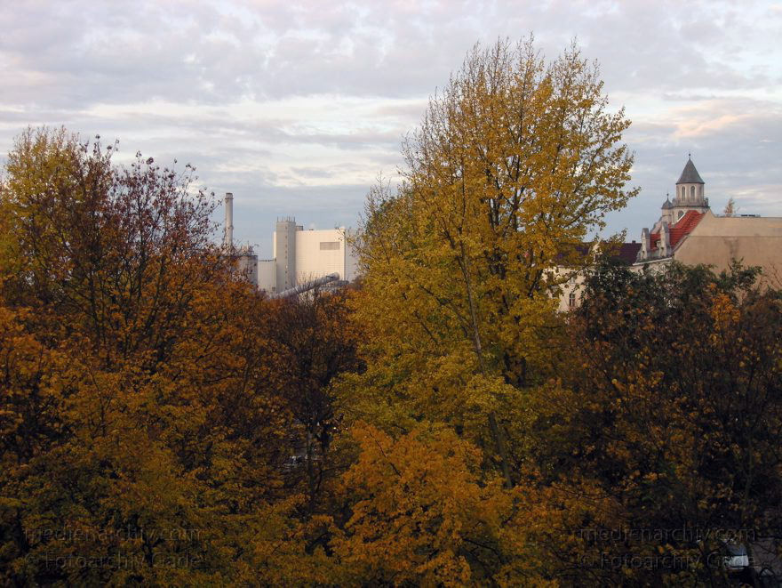 Berlin. Wedding.
27. 10. 2004. Berlin. Mitte. Wedding.
Schlüsselwörter: Berlin;Deutschland;Germany;Mitte;2004;Wedding