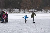 Dateiname=Berlin-Wedding-Rehberge-Ploetzensee-20130127-102.jpg
Dateigröße=194KB
Abmessungen: 880x584
hinzugefügt am: 04. Januar 2016 Berlin-Wedding-Rehberge-Ploetzensee-20130127-102.jpg