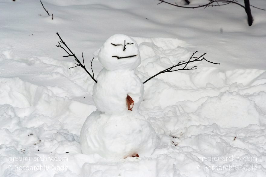 Schneemann
3. 1. 2010. Berlin. Mitte. Wedding. Park Rehberge. Schnee. Schneemann
Schlüsselwörter: 2010;Berlin;Deutschland;Germany;Mitte;Park;Rehberge;rodeln;Schlitten;Schnee;Schneemann;Wedding;Winter