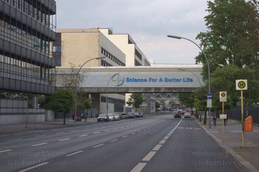 Berlin. Mitte. Wedding. Fennstraße
9. 5. 2015. Berlin. Mitte. Wedding. Fennstraße. Bayer
Schlüsselwörter: 2015;Bayer;Berlin;Fennstraße;Mitte;Wedding
