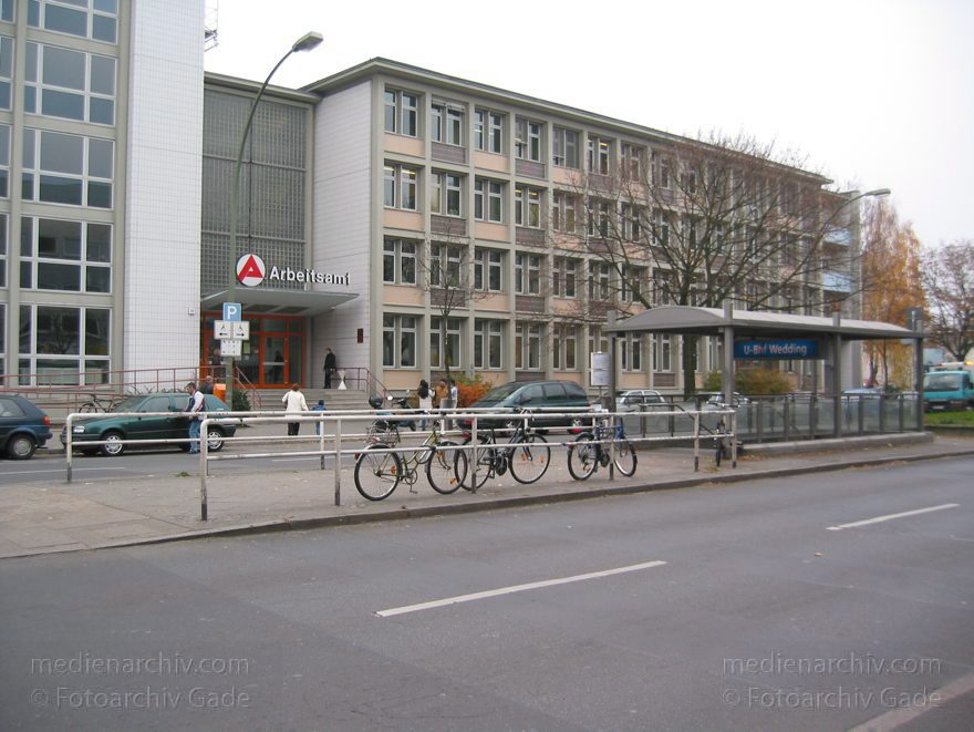 Berlin. Wedding. Arbeitsamt in der Müllerstraße. Arbeitslos
Oktober 2003. Berlin. Mitte. Wedding. Arbeitsamt in der Müllerstraße. Arbeitslos
Schlüsselwörter: Arbeitsamt;Arbeitslos;Berlin;Deutschland;Germany;Mitte;Müllerstraße;2003;Wedding