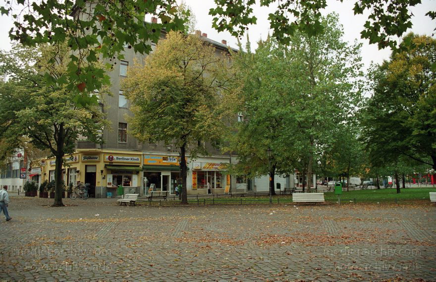 Berlin. Wedding. Nettelbeckplatz
Oktober 2001. Berlin. Wedding. Nettelbeckplatz
Schlüsselwörter: Berlin;Deutschland;Germany;Mitte;Nettelbeckplatz;2001;Wedding