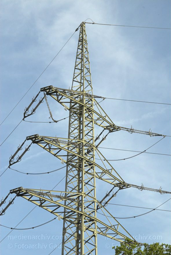 Berlin. Wedding. Strommast am Norufer. Strom. Energie. Elektrizität.
22. 4. 2007. Berlin. Mitte. Wedding. Strommast am Norufer. Strom. Energie. Elektrizität.
Schlüsselwörter: Berlin;Deutschland;Elektrizität;Energie;Germany;Mitte;Strommast;2007;Wedding