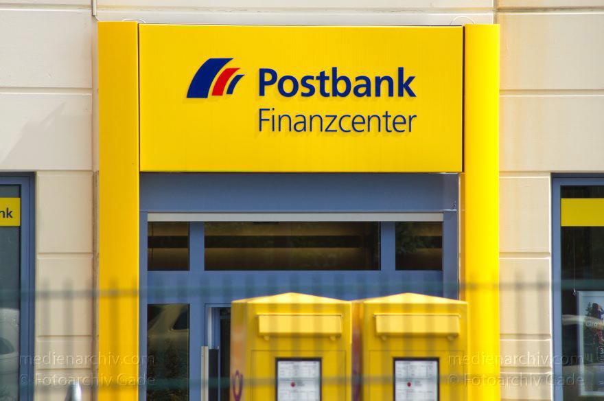 Berlin. Wedding. Kurt-Schumacher-Platz. Postbank Finanzcenter
9. 8. 2011. Berlin. Mitte. Wedding. Kurt-Schumacher-Platz. Postbank Finanzcenter
Schlüsselwörter: Berlin;Deutschland;Flugzeuge;Germany;Kurt-Schumacher-Platz;Mitte;Postbank Finanzcenter;Tegel;2011;Wedding