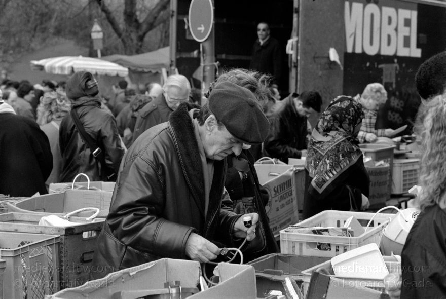 Berlin. Wedding. Flohmarkt am Humboldthain.
Januar 1995. Berlin. Wedding. Flohmarkt am Humboldthain.
Schlüsselwörter: Berlin;Deutschland;Flohmarkt;Germany;1995;Wedding