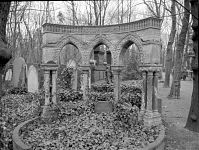 Berlin-Weissensee-Juedischer-Friedhof-19920105-16.jpg