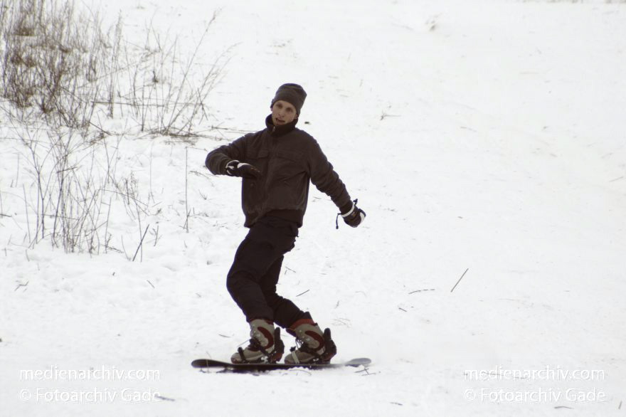 Berlin. Teufelsberg. Winter. Schnee. Wintersport
6. 3. 2005. Berlin. Wilmersdorf. Grunewald. Teufelsberg. Winter. Schnee. Wintersport. Snowboard
Schlüsselwörter: Berlin;Deutschland;Germany;Grunewald;Rodelbahn;Schnee;Skipiste;Snowboard;Teufelsberg;verschneit;Wilmersdorf;2005;Winter
