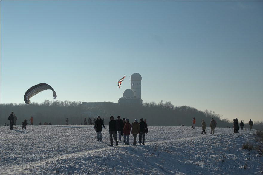 Berlin. Charlottenburg-Wilmersdorf. Rodeln auf dem Drachenberg. Winter
11. 1. 2009. Berlin. Charlottenburg-Wilmersdorf. Wilmersdorf. Grunewald. Wintersport. Rodeln auf dem Drachenberg. Winter. Schnee.
Schlüsselwörter: Berlin;Deutschland;Germany;Grunewald;Rodeln;Schlitten;Schnee;Winter;2009;Wintersprot