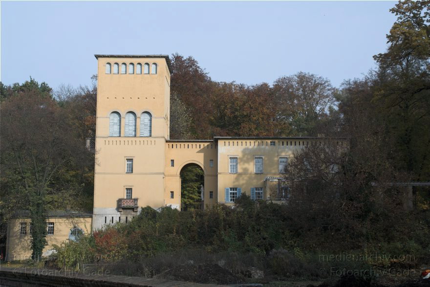 Berlin. Steglitz-Zehlendorf. Ortsteil Wannsee. Park beim Glienicker Schloss
1. 11. 2009. Berlin. Steglitz-Zehlendorf. Ortsteil Wannsee. Park beim Glienicker Schloss
Schlüsselwörter: Berlin;Deutschland;Germany;Glienicke;Herbst;Park;Steglitz-Zehlendorf;Wald;Wannsee;2009;Zehlendorf