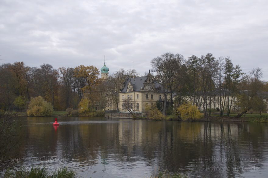 Berlin. Zehlendorf. Jagdschloss Glienicke an der Glienicker Lake.
10. 11. 2012. Berlin. Zehlendorf. Jagdschloss Glienicke an der Glienicker Lake.
Schlüsselwörter: Berlin;Deutschland;Germany;Glienicker Lake;Jagdschloss Glienicke;Schloss;2012;Zehlendorf