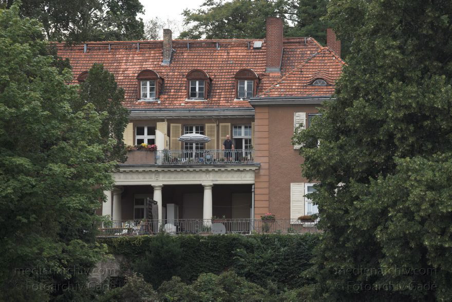 Berlin. Zehlendorf. Wannsee. Kleiner Wannsee. Villa
25. 6. 2011. Berlin. Zehlendorf. Wannsee. Kleiner Wannsee. Villa
Schlüsselwörter: Berlin;Deutschland;Germany;Kleiner Wannsee;Villa;Wannsee;2011;Zehlendorf