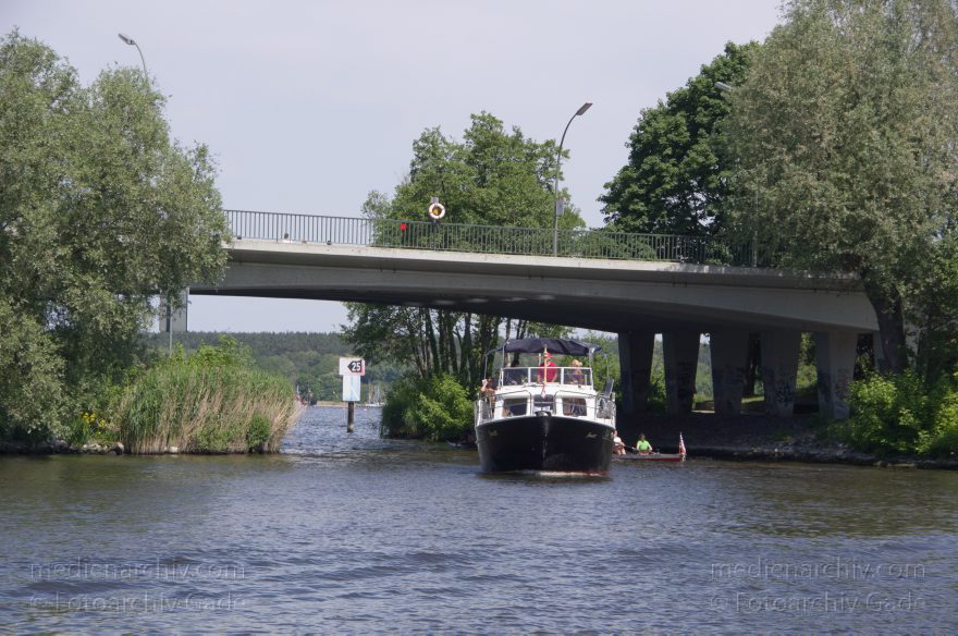 Berlin. Zehlendorf. Wannsee. Kleiner Wannsee
26. 5. 2012. Berlin. Zehlendorf. Wannsee. Kleiner Wannsee
Schlüsselwörter: Berlin;Deutschland;Germany;Kleiner Wannsee;Motorboote;Sportboote;Wannsee;2012;Zehlendorf