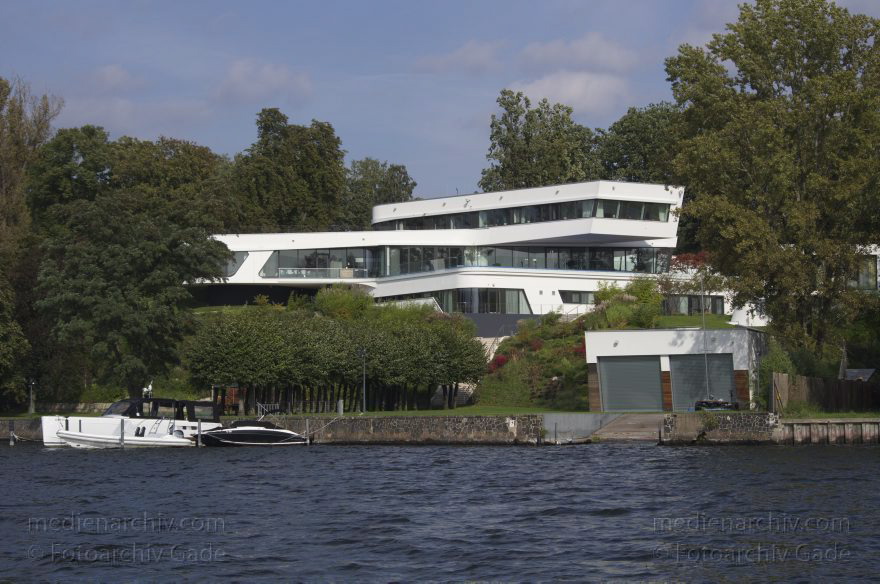 Berlin. Zehlendorf. Wannsee. Schwanenwerder. Villa
20. 9. 2011. Berlin. Zehlendorf. Wannsee. Schwanenwerder. Villa
Schlüsselwörter: Berlin;Deutschland;Germany;Schwanenwerder;Villa;Wannsee;2011;Zehlendorf
