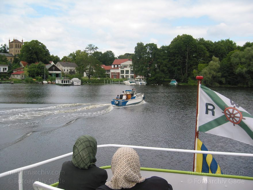 Berlin. Zehlendorf. Wannsee. Dampferfahrt
Juli 2003. Berlin. Zehlendorf. Wannsee. Dampferfahrt
Schlüsselwörter: Berlin;Dampferfahrt;Deutschland;Germany;Wannsee;2003;Zehlendorf