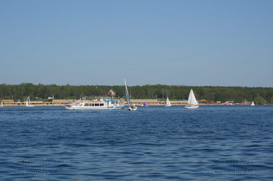 Berlin. Zehlendorf. Strandbad Wannsee. Ausflugsdampfer Sperber
28. 4. 2012. Berlin. Zehlendorf. Strandbad Wannsee. Ausflugsdampfer Sperber
Schlüsselwörter: Ausflugsdamper;Berlin;Deutschland;Germany;Sperber;Strandbad;Wannsee;2012;Zehlendorf