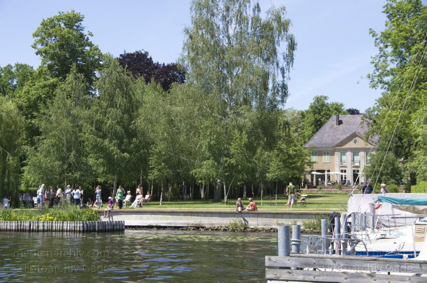 Berlin. Zehlendorf. Wannsee. Liebermann Villa. Marina für Sportboote
26. 5. 2012. Berlin. Zehlendorf. Wannsee. Liebermann Villa. Marina für Sportboote
Schlüsselwörter: Berlin;Deutschland;Germany;Liebermann Villa;Marina;Sportboote;Ufer;Villa;Wannsee;2012;Zehlendorf