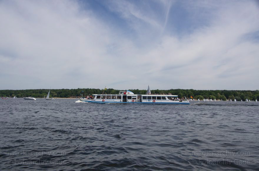 Berlin. Zehlendorf. Wannsee. Fahrgastschiff - Ausflugsdampfer MS Lichterfelde auf dem Wannsee
26. 5. 2012. Berlin. Zehlendorf. Wannsee. Fahrgastschiff. Ausflugsdampfer MS Lichterfelde auf dem Wannsee. BVG-Fähre zwischen Kadow und Wannsee
Schlüsselwörter: Ausflugsdampfer;Berlin;BVG;Deutschland;Fahrgastschiff;Germany;Lichterfelde;Wannsee;2012;Zehlendorf