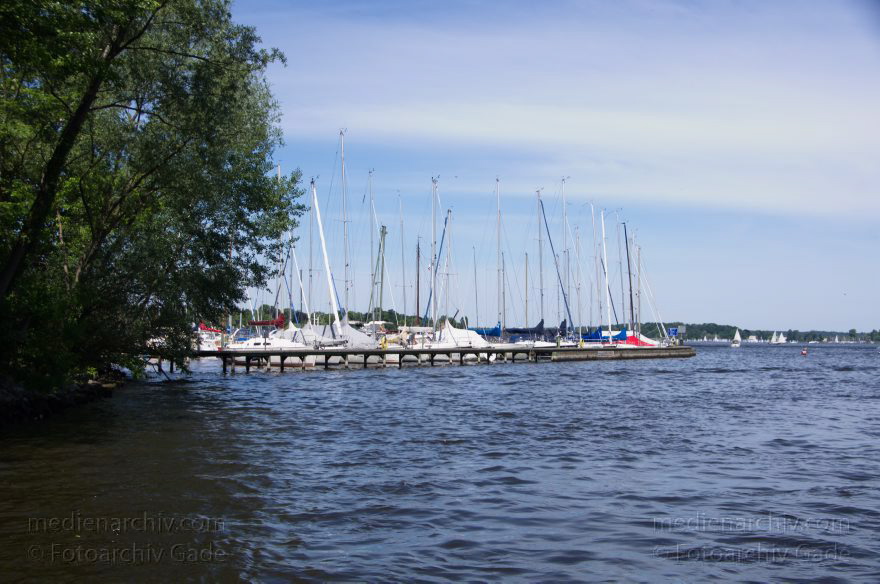 Berlin. Zehlendorf. Wannsee. Marina. Hafen für Sportboote
26. 5. 2012. Berlin. Zehlendorf. Wannsee. Marina. Hafen für Sportboote
Schlüsselwörter: Berlin;Deutschland;Germany;Marina;Sportboote;Wannsee;2012;Zehlendorf