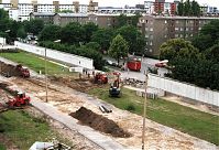 Berliner-Mauer-Mitte-Bernauer-Strasse-19900615-106.jpg