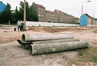 Berliner-Mauer-Mitte-Bernauer-Strasse-19900615-204.jpg