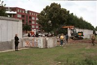Berliner-Mauer-Mitte-Bernauer-Strasse-19900615-267.jpg
