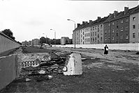 Dateiname=Berliner-Mauer-Mitte-Bernauer-Strasse-19900615-283.jpg
Dateigröße=230KB
Abmessungen: 880x590
hinzugefügt am: 04. Januar 2016 Berliner-Mauer-Mitte-Bernauer-Strasse-19900615-283.jpg