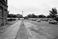 Berliner-Mauer-Mitte-Bernauer-Strasse-19900615-300.jpg