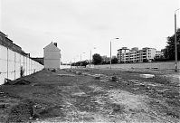 Dateiname=Berliner-Mauer-Mitte-Bernauer-Strasse-19900615-305.jpg
Dateigröße=227KB
Abmessungen: 880x601
hinzugefügt am: 04. Januar 2016 Berliner-Mauer-Mitte-Bernauer-Strasse-19900615-305.jpg