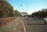Dateiname=Berliner-Mauer-Mitte-beim-Brandenburger-Tor-19891110-18.jpg
Dateigröße=234KB
Abmessungen: 880x610
hinzugefügt am: 04. Januar 2016 Berliner-Mauer-Mitte-beim-Brandenburger-Tor-19891110-18.jpg