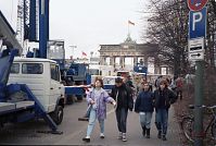 Dateiname=Berliner-Mauer-Mitte-beim-Brandenburger-Tor-19891114-02.jpg
Dateigröße=216KB
Abmessungen: 880x590
hinzugefügt am: 04. Januar 2016 Berliner-Mauer-Mitte-beim-Brandenburger-Tor-19891114-02.jpg