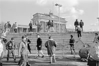 Dateiname=Berliner-Mauer-Mitte-beim-Brandenburger-Tor-19900303-17.jpg
Dateigröße=194KB
Abmessungen: 880x588
hinzugefügt am: 04. Januar 2016 Berliner-Mauer-Mitte-beim-Brandenburger-Tor-19900303-17.jpg