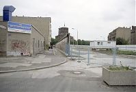 Berliner-Mauer-Mitte-Bethaniendamm-19900616-014.jpg