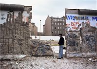 Berliner-Mauer-Mitte-Bethaniendamm-19900616-039.jpg