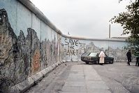 Dateiname=Berliner-Mauer-Mitte-Bethaniendamm-19900616-043.jpg
Dateigröße=228KB
Abmessungen: 880x588
hinzugefügt am: 04. Januar 2016 Berliner-Mauer-Mitte-Bethaniendamm-19900616-043.jpg
