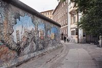 Dateiname=Berliner-Mauer-Mitte-Bethaniendamm-19900616-045.jpg
Dateigröße=275KB
Abmessungen: 880x586
hinzugefügt am: 04. Januar 2016 Berliner-Mauer-Mitte-Bethaniendamm-19900616-045.jpg
